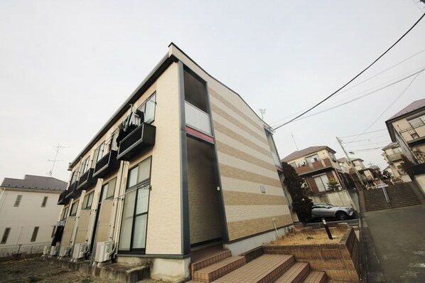 レオパレスエキノックスBの物件外観写真